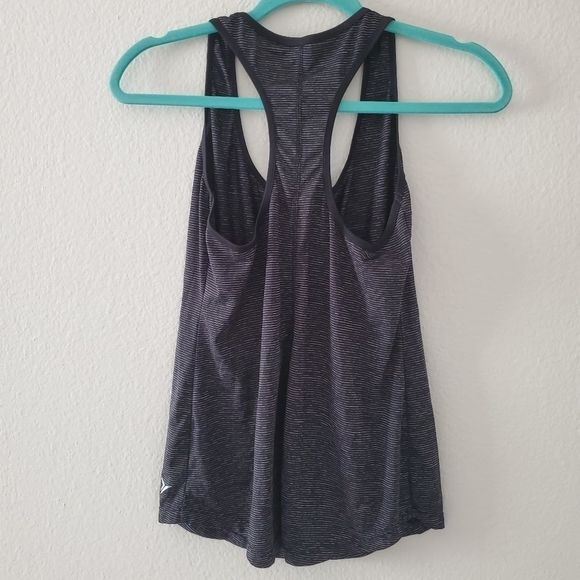 Old navy active racer back tank top - Picture 8 of 11